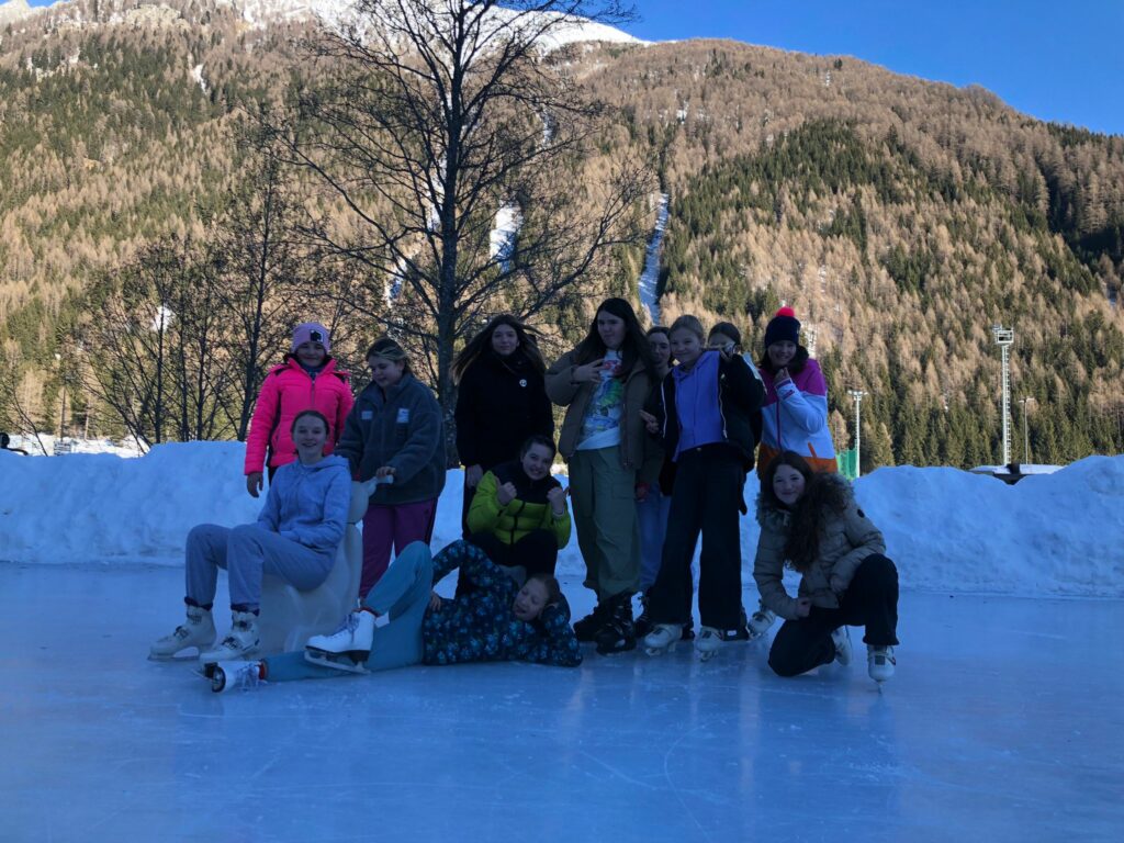 Eislaufen mit unseren Heimmädchen