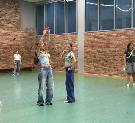 Spiele in der Turnhalle