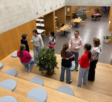 Baum schmücken Baum schmücken